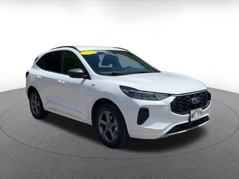 Used 2023 Ford Escape ST-Line image 3