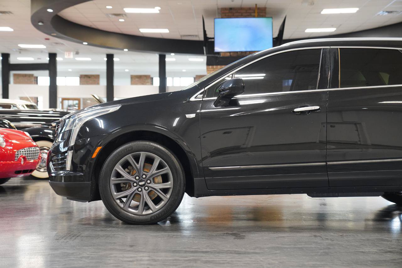 Used 2018 Cadillac XT5 Luxury w/ LPO, Black Ice Package FWD image 7