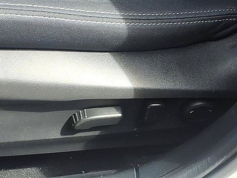 Used 2023 Subaru Outback Premium AWD/4WD image 16