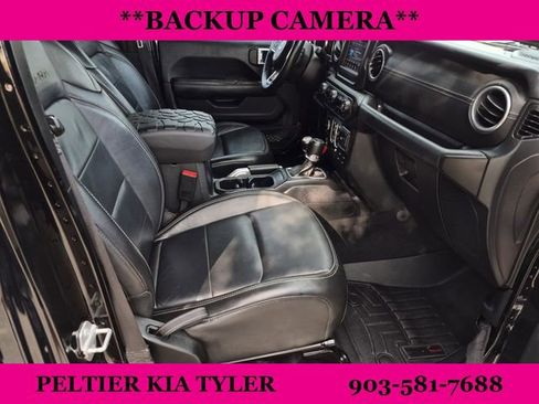 Used 2018 Jeep Wrangler Unlimited Sahara AWD/4WD image 12