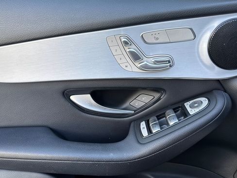Used 2019 Mercedes-Benz GLC 300 4MATIC image 12