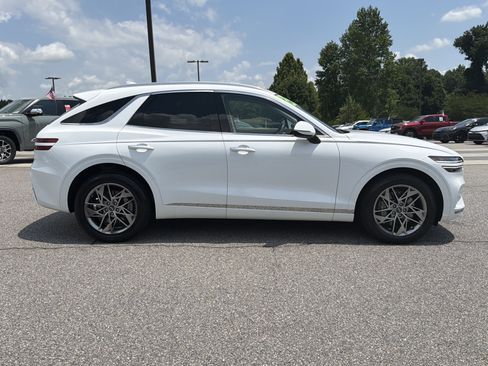 Used 2025 Genesis GV70 2.5T AWD/4WD image 18