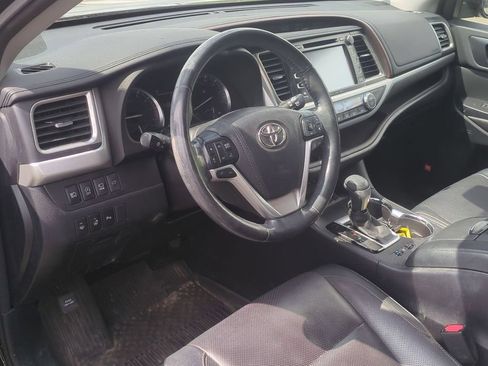 Used 2017 Toyota Highlander Limited Platinum AWD/4WD image 12