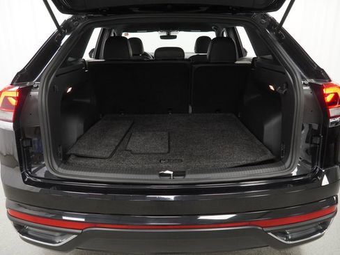 Used 2022 Volkswagen Atlas Cross Sport SE image 42