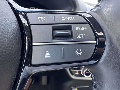 Certified 2024 Honda HR-V EX-L image 17