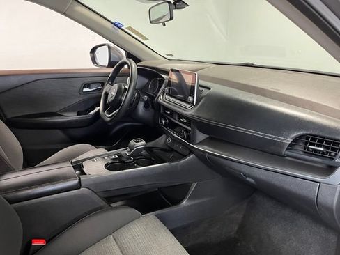 Used 2023 Nissan Rogue SV FWD image 11