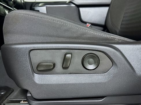 Used 2023 Chevrolet Silverado 1500 Custom image 16