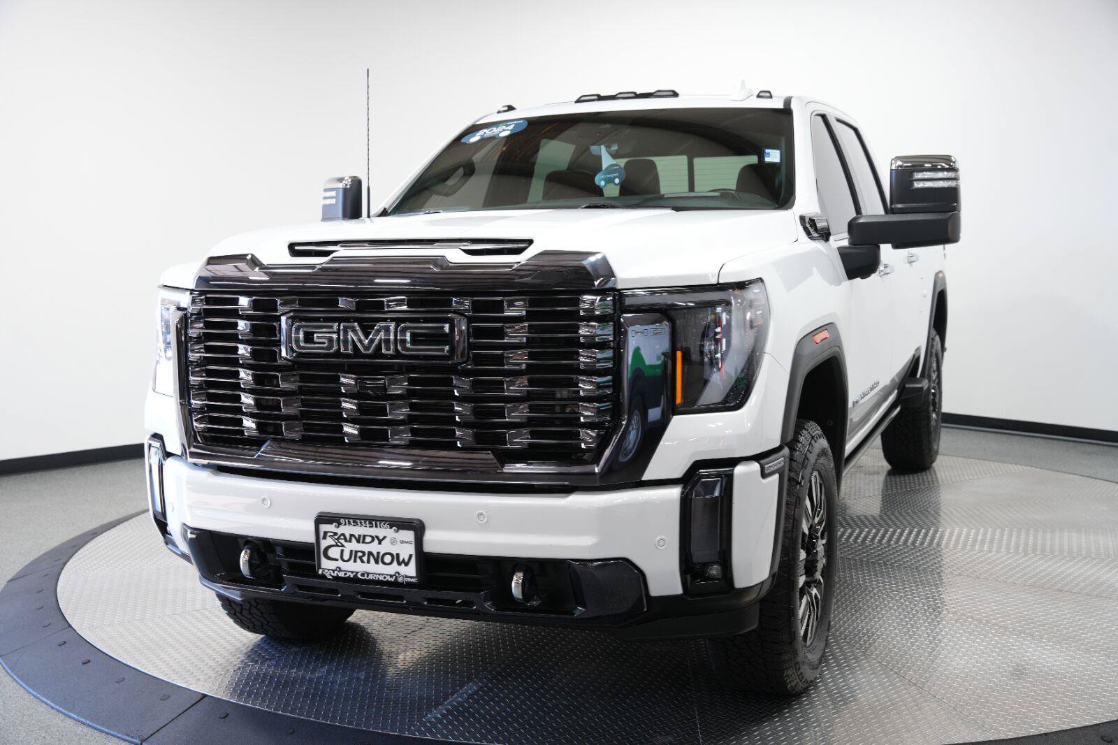 Used 2024 GMC Sierra 2500 Denali Ultimate AWD/4WD image 4