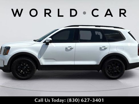 Used 2025 Kia Telluride AWD image 12