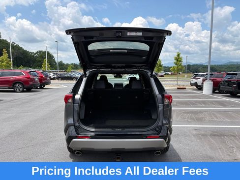 Used 2022 Toyota RAV4 XSE AWD/4WD image 9