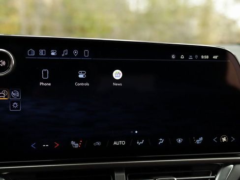 New 2026 Chevrolet Equinox EV LT image 16