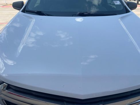 Used 2022 Chevrolet Equinox LS FWD image 3