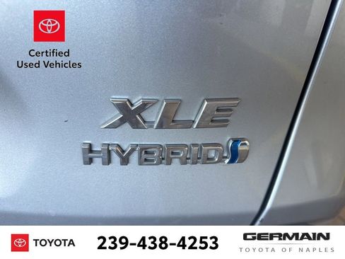 Used 2023 Toyota RAV4 XLE w/ Convenience Package image 5