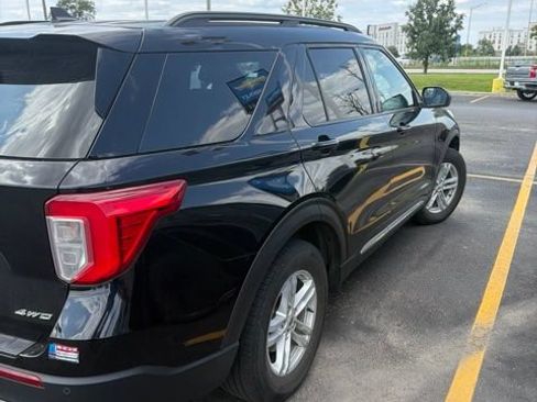 Used 2021 Ford Explorer XLT w/ Equipment Group 202A AWD/4WD image 7