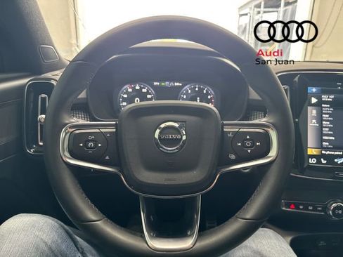 Used 2022 Volvo XC40 T4 R-Design w/ Advanced Package image 22