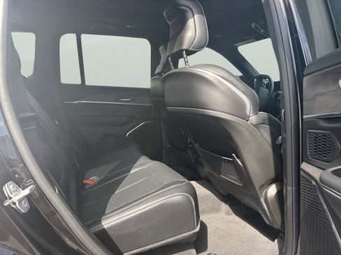 Certified 2022 Jeep Grand Cherokee Overland w/ Adv Protech Group III image 14