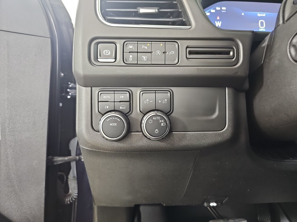 Used 2022 Chevrolet Tahoe RST w/ Luxury Package AWD/4WD image 33