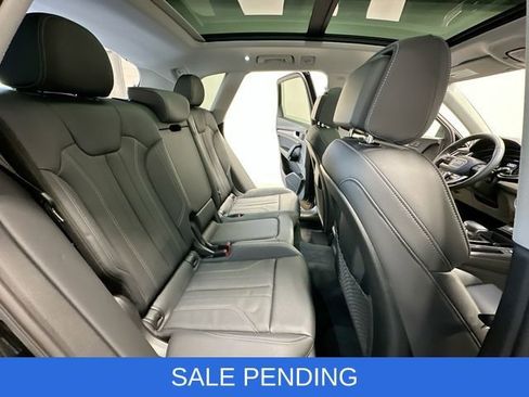 Used 2024 Audi Q5 2.0T Premium w/ Convenience Package AWD/4WD image 24