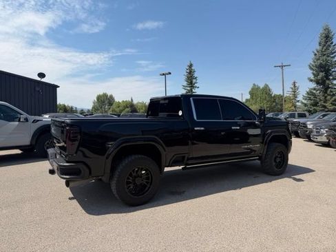Used 2024 GMC Sierra 2500 Denali Ultimate AWD/4WD image 12