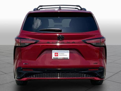 Used 2026 Toyota Sienna XSE FWD image 5