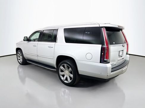 Used 2017 Cadillac Escalade ESV Luxury AWD/4WD image 5