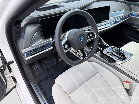 Used 2025 BMW 750e xDrive w/ Executive Package image 26