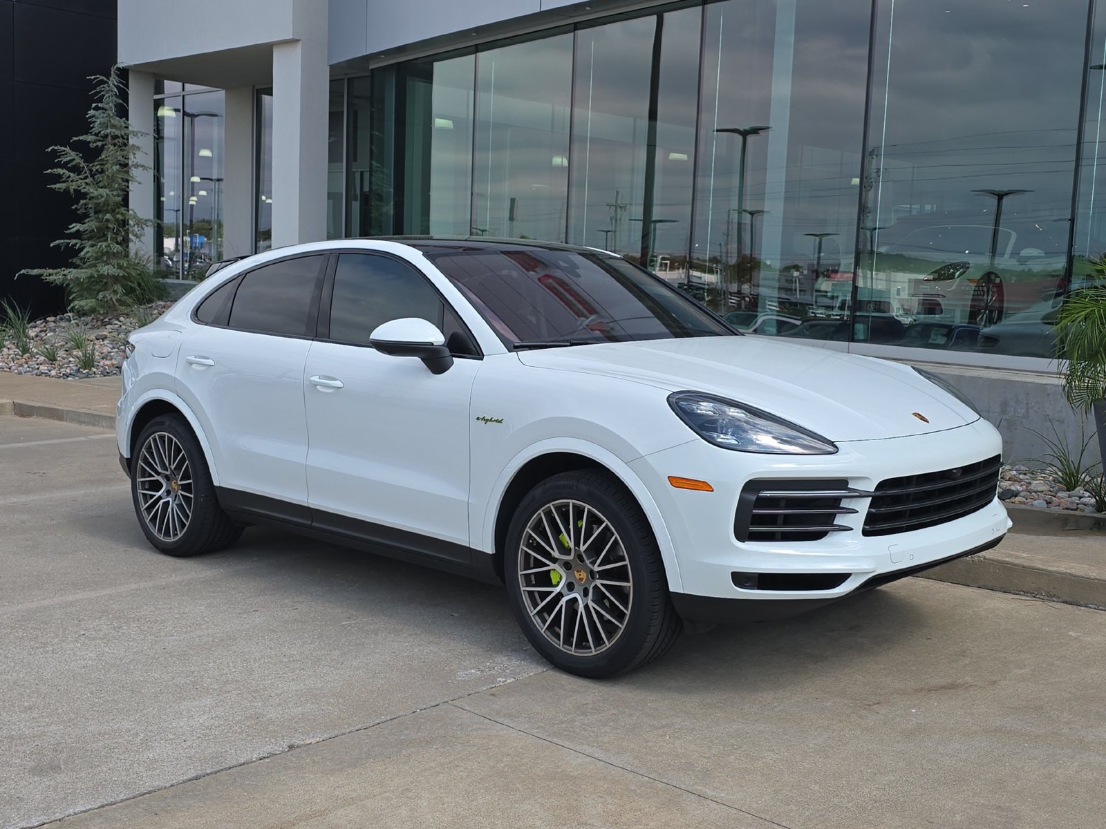 Certified 2023 Porsche Cayenne Platinum Edition AWD/4WD image 9