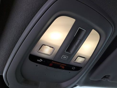 Used 2023 Volvo XC40 B5 Ultimate w/ Protection Package Premier image 17