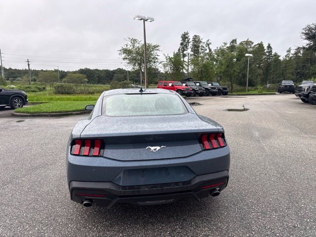 Used 2025 Ford Mustang Coupe RWD image 5