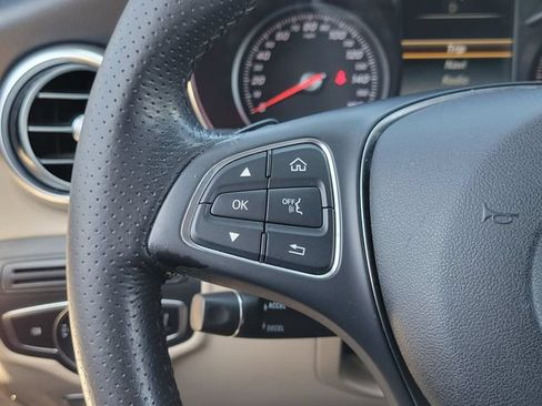 Used 2018 Mercedes-Benz GLC 300 image 7