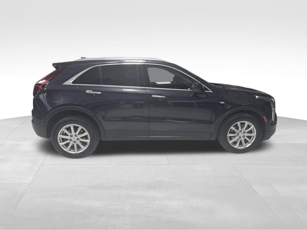 Used 2023 Cadillac XT4 Luxury w/ Cold Weather Package AWD/4WD image 7