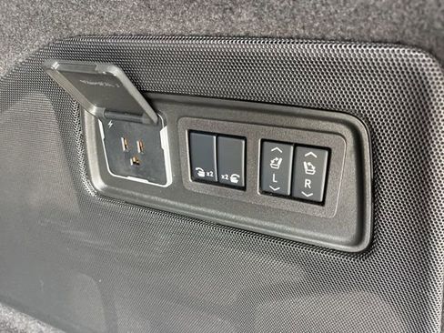 Certified 2024 Cadillac Escalade Sport w/ LPO, ONYX Package AWD/4WD image 6