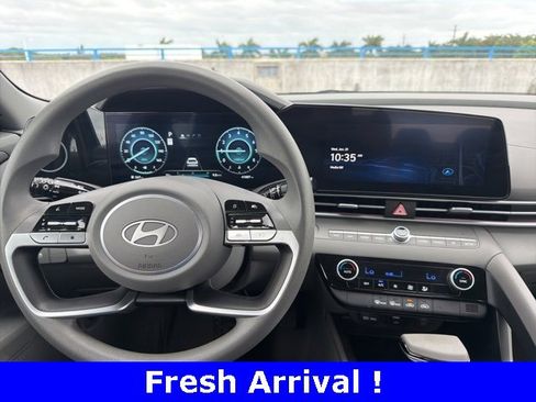 Used 2024 Hyundai Elantra SEL image 9