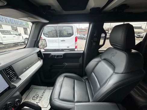 Used 2025 Ford Bronco Badlands AWD/4WD image 20