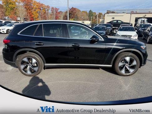 Used 2024 Mercedes-Benz GLC 300 4MATIC image 9