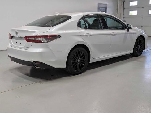 Used 2021 Toyota Camry XLE image 6