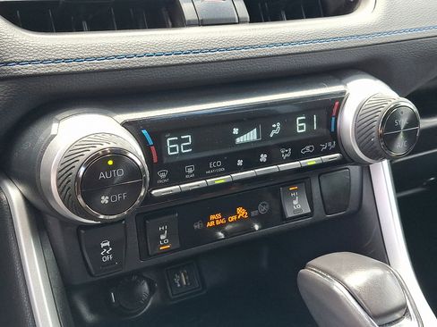 Used 2023 Toyota RAV4 SE w/ SE Grade Weather Package AWD/4WD image 16