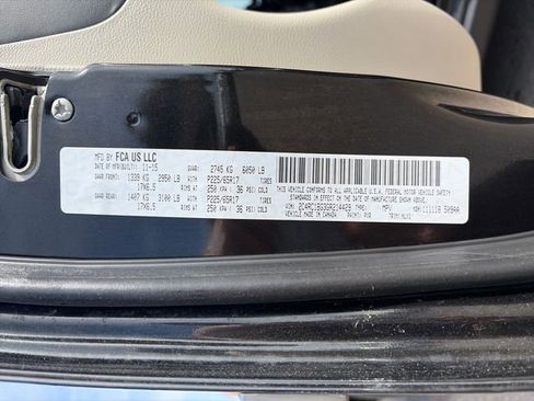 Used 2016 Chrysler Town & Country Touring FWD image 46