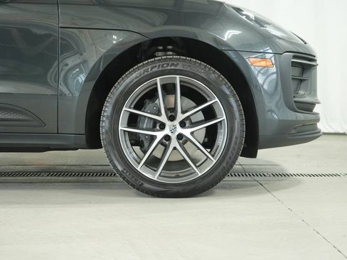 Used 2024 Porsche Macan image 40