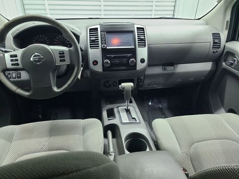 Used 2019 Nissan Frontier SV AWD/4WD image 2