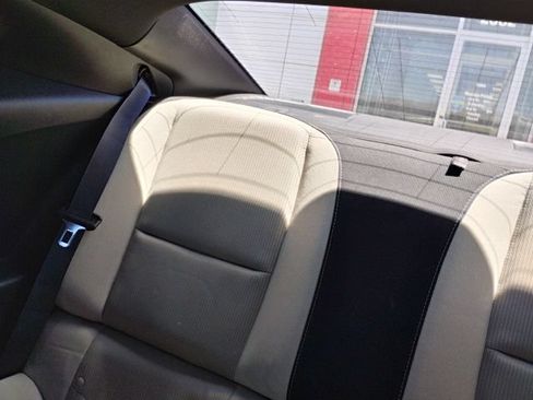 Used 2015 Chevrolet Camaro LT RWD image 10