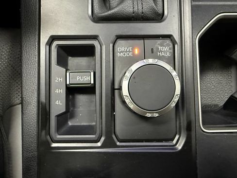 Used 2024 Toyota Tundra Limited AWD/4WD image 21