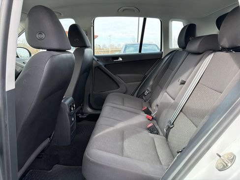 Used 2015 Volkswagen Tiguan S image 18