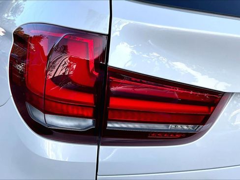 Used 2017 BMW X5 xDrive40e image 29