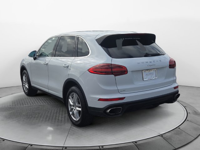 Used 2016 Porsche Cayenne AWD/4WD image 3