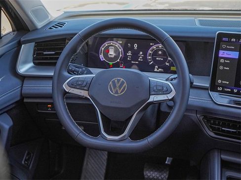New 2026 Volkswagen Tiguan SE image 19