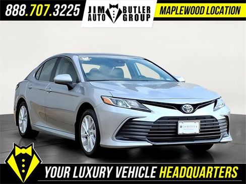 Used 2024 Toyota Camry LE image 6