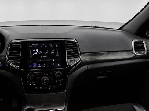 Used 2020 Jeep Grand Cherokee Altitude RWD image 31