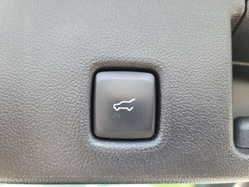 Used 2024 Ford Escape Platinum AWD/4WD image 9