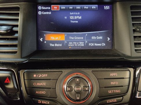 Used 2020 Nissan Pathfinder SV AWD/4WD image 25